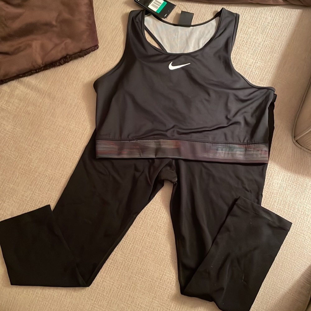 2pc Bundle 90 Degree Reflex bottoms & Nike Hypercool Workout Top